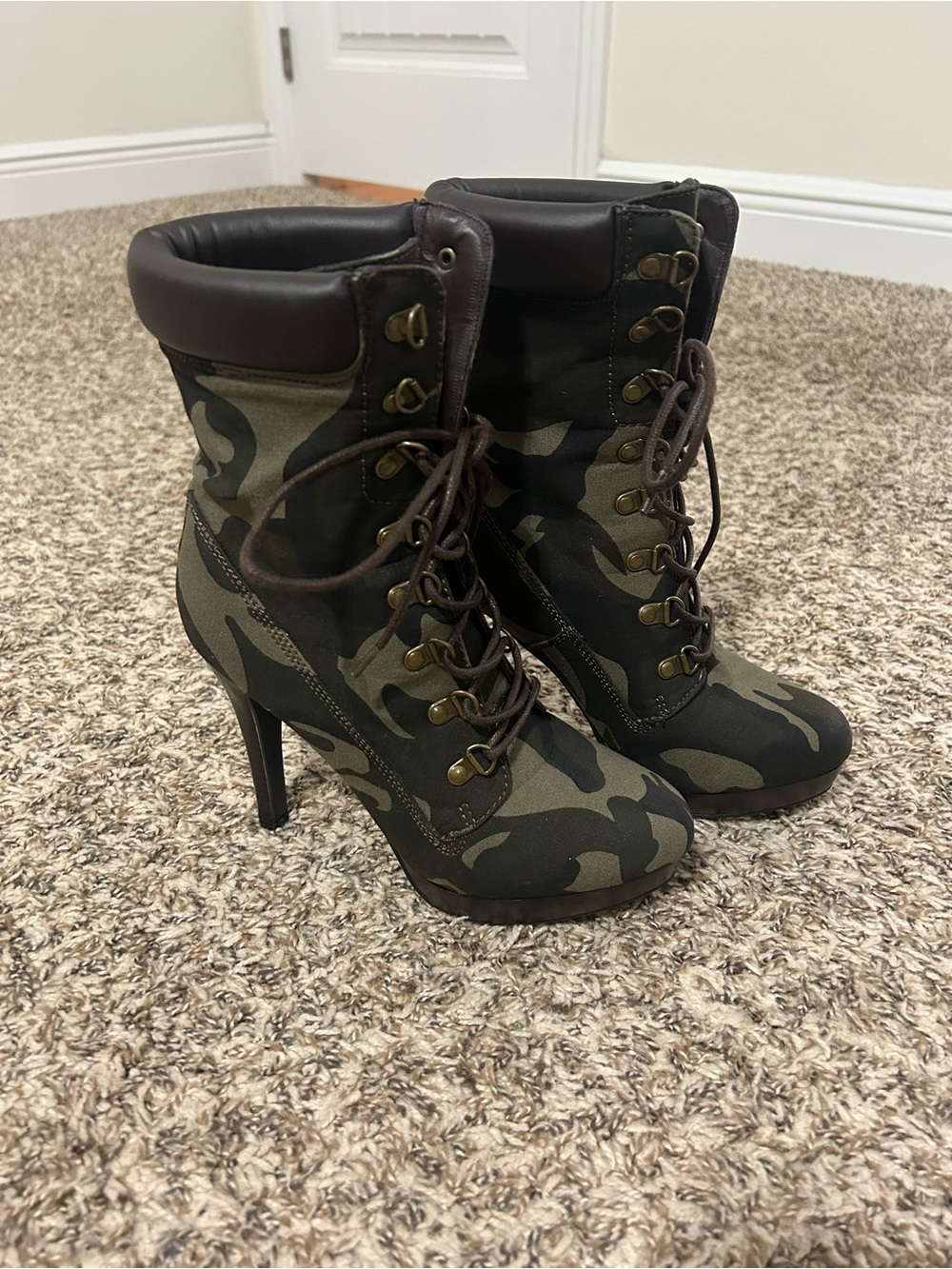 Lace-Up Camo High-Heel Booties - Olive Green